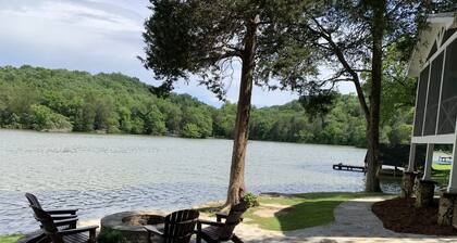 Bluebird Rest - Lakefront Cottage
