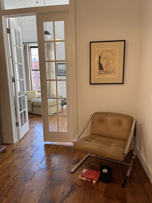 Living area - Beautiful Spacious Loft (New York)