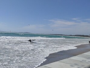 على الشاطئ، مناشف للشاطئ