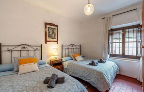 5 bedrooms, travel cot, free WiFi, bed sheets