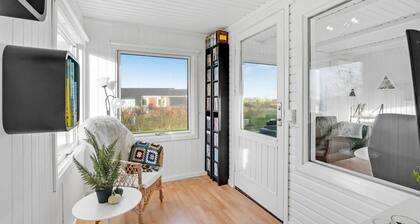 Amazing home in Vinderup with WiFi