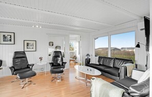 TV, peis og DVD-spiller