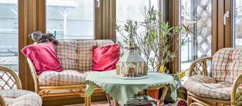 Beautiful home in Brünlos with WiFi