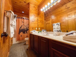 Combined shower/bathtub, hair dryer - HotTub Cabin • GameRoom • EasyDrive • Pet-Friendly (Gatlinburg)