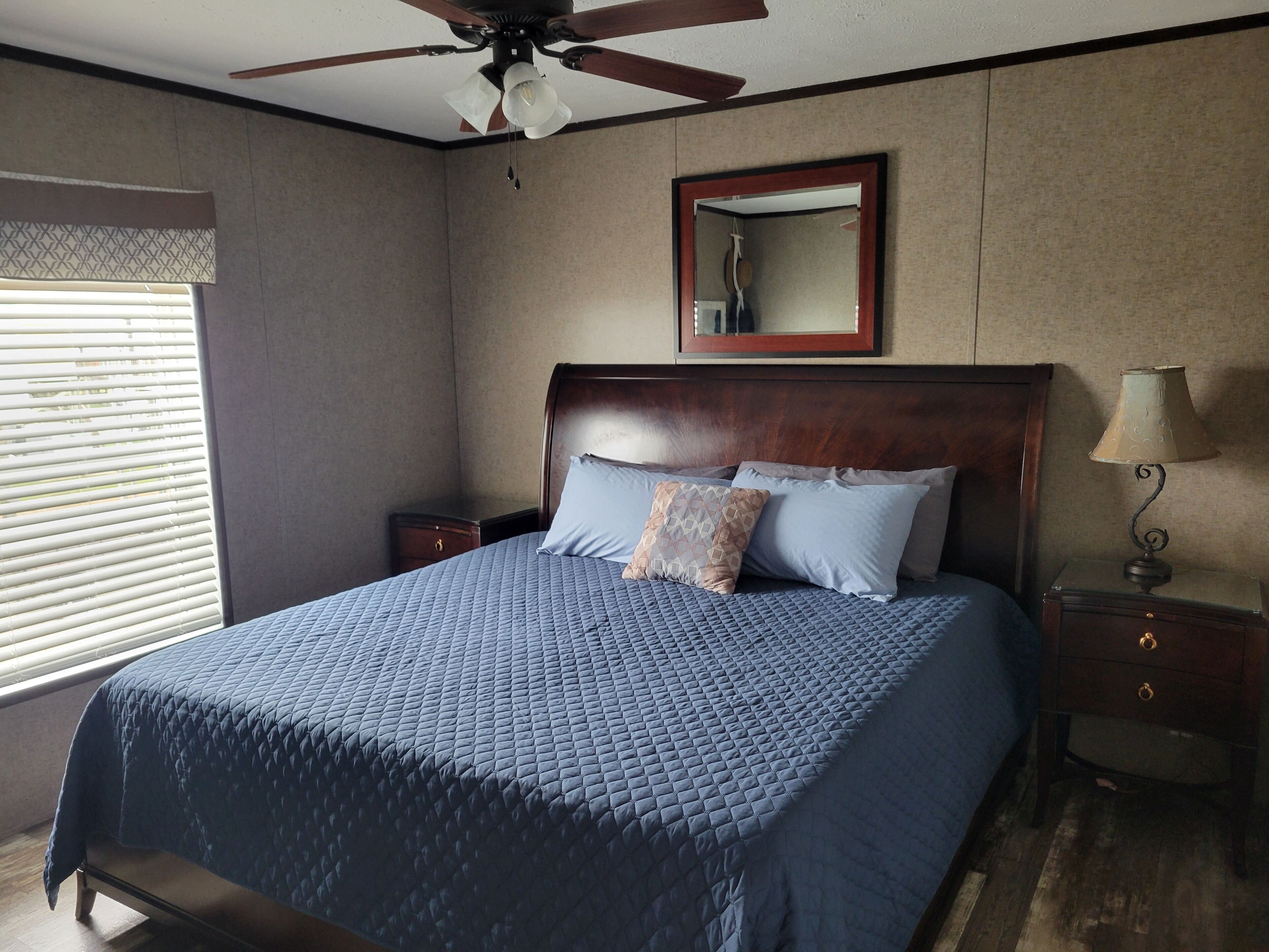 3 chambres, fer et planche à repasser, Wi-Fi gratuit, draps fournis