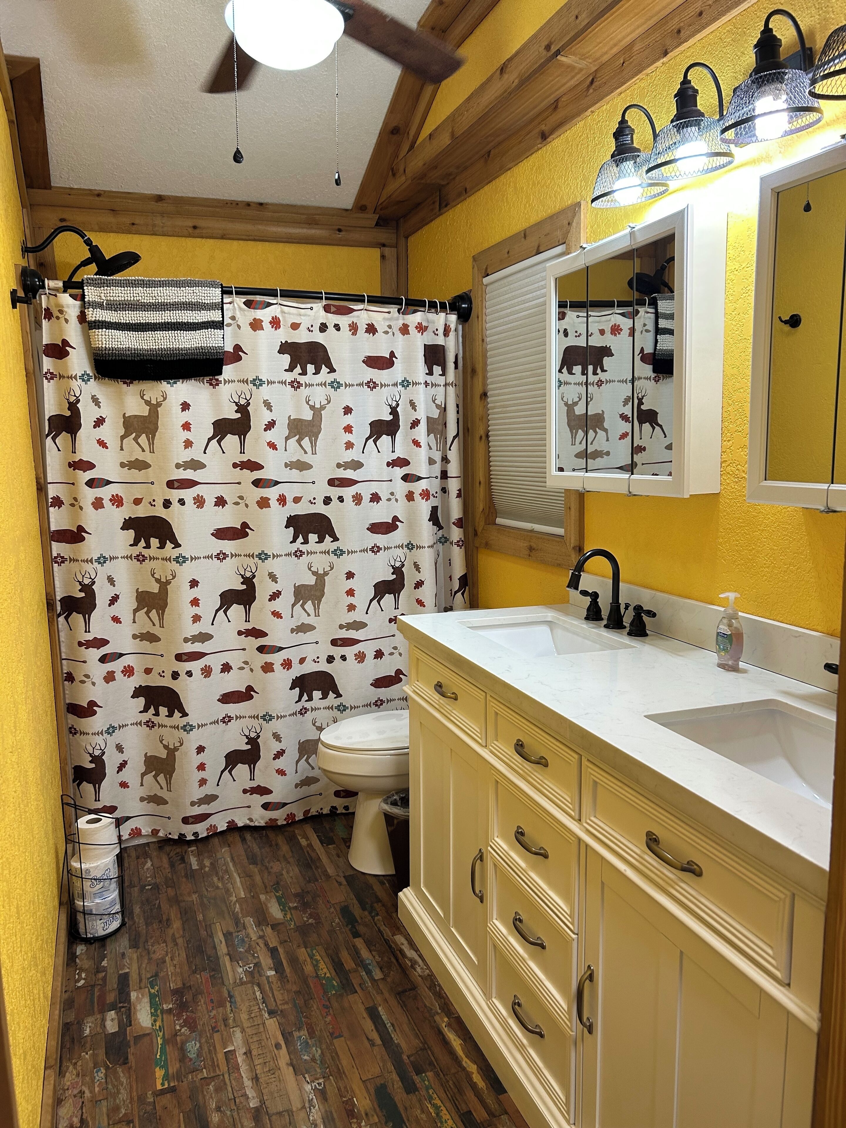 Combined shower/tub, hair dryer, towels, soap