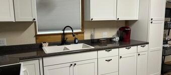 Rustic one bedroom cabin on South Toledo Bend. Pets welcome.