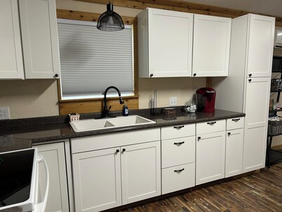 Rustic one bedroom cabin on South Toledo Bend. Pets welcome.