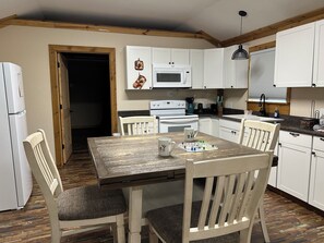 Fridge, microwave, oven, stovetop - Rustic one bedroom cabin on South Toledo Bend. Pets welcome. (Florien)