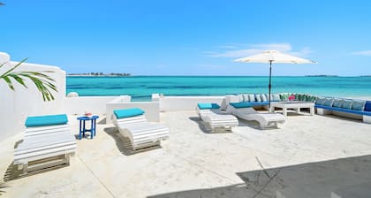Stunning, Modern & Bright Beachfront Villa