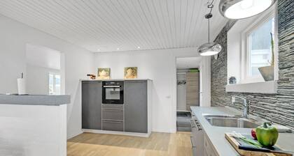 2 bedroom beautiful home in Væggerløse