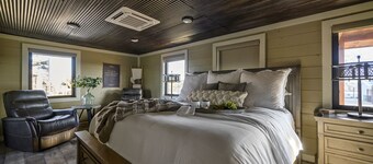 Cabin, romantic, peaceful, beautiful view