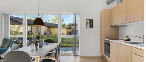 Dishwasher, coffee/tea maker