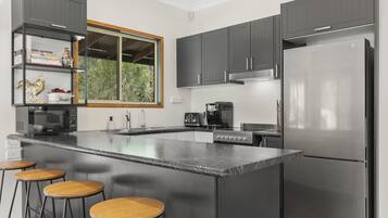 Frigorifero, microonde, forno, lavastoviglie