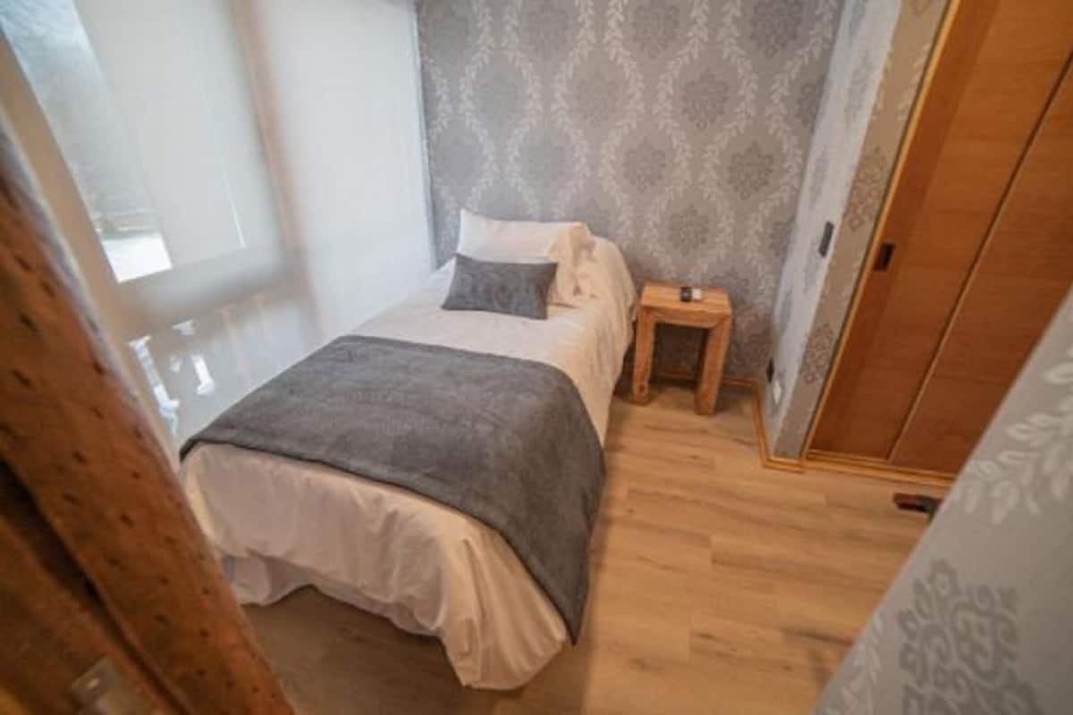 Comfort Single Room