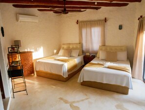 Minibar, free WiFi, bed sheets