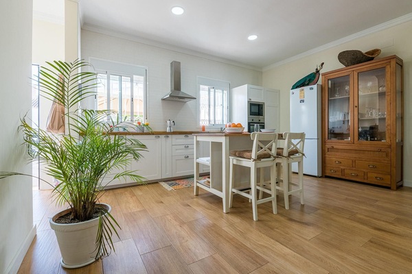 Kylskåp, spishäll och diskmaskin