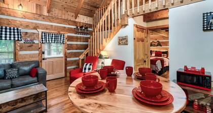 Cabin-king master, 2 bath, private loft w/ queen & twin, HOT TUB, flat driveway
