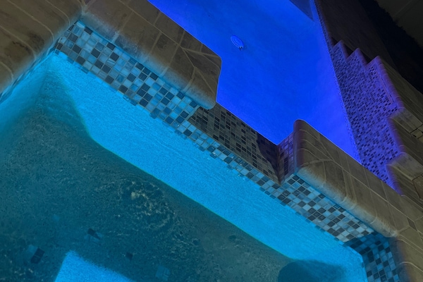 Piscina all'aperto, una piscina riscaldata