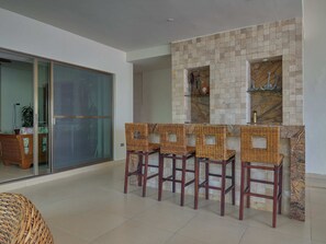 Bar (en la propiedad)