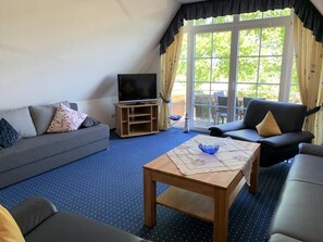 TV, stereo - Horizont - Idyllic and quiet location, family-friendly! (Grube)