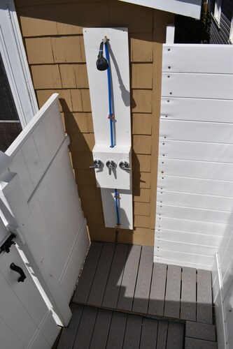 Lotti's Landing - Seaside Beach House - Onset, MA