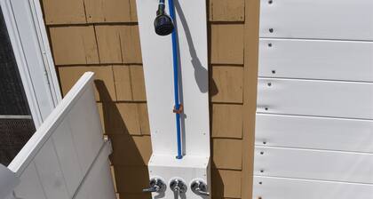 Lotti's Landing - Seaside Beach House - Onset, MA