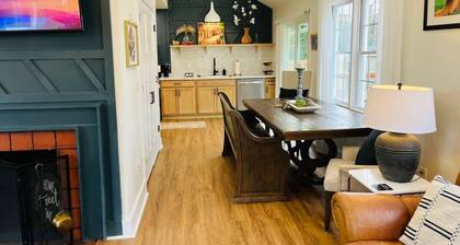 Beautiful Pet Friendly Home in Central Spartanburg Sleeps 6