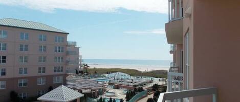 المنطقة المحيطة بالمنشأة