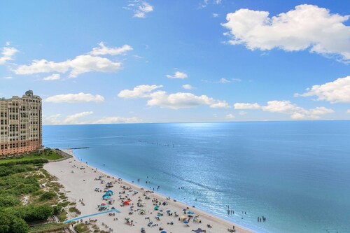 Full Reno: Pristine Cozy Beachfront Penthouse Condo: SW1702-best location 