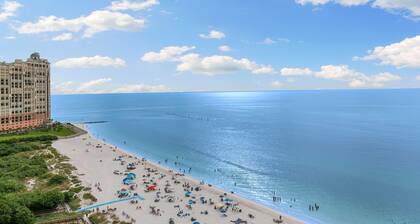 Full Reno: Pristine Cozy Beachfront Penthouse Condo: SW1702-best location