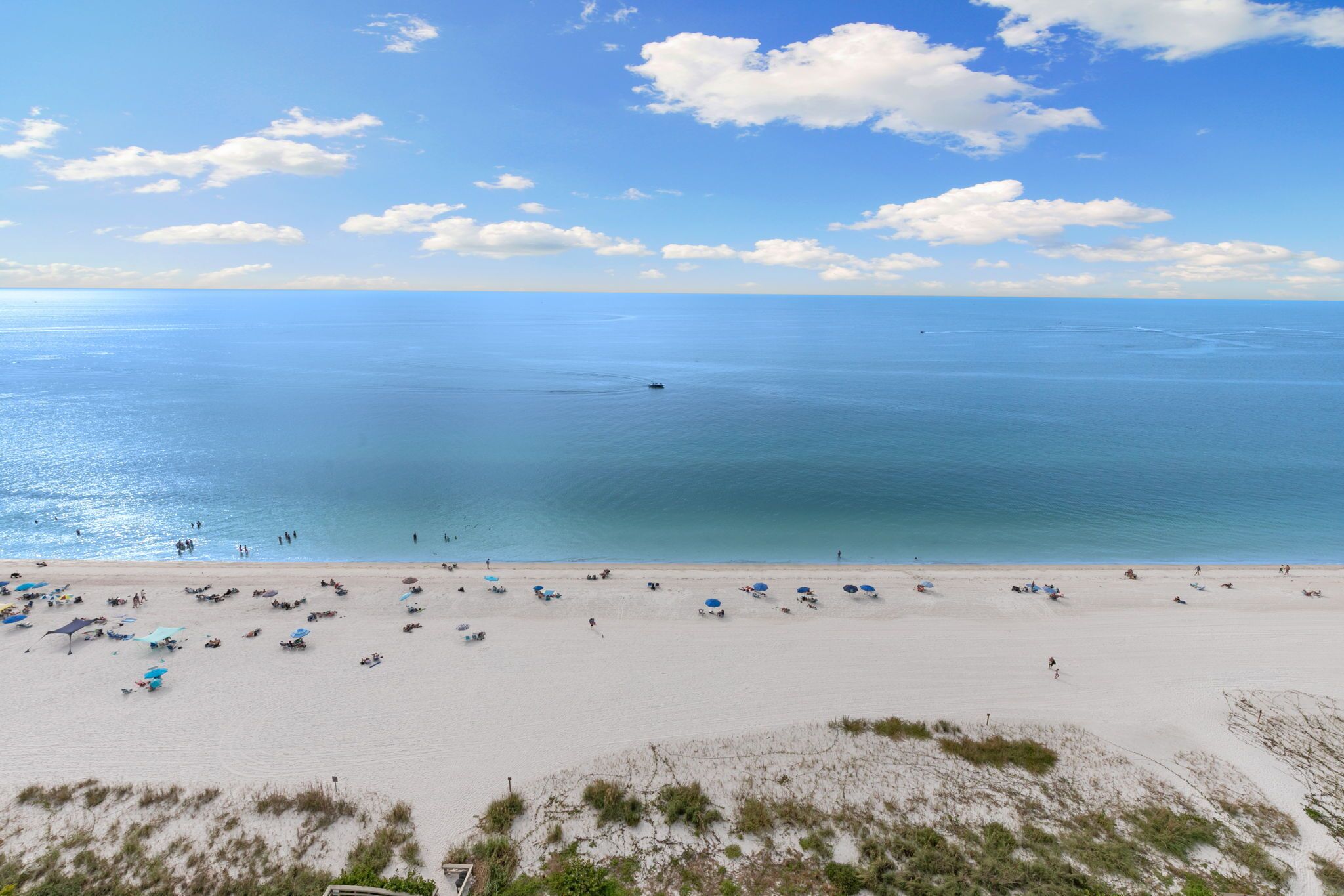 Am Strand, Liegestühle, Strandtücher
