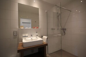 Unclassified image, 2 of 20, button - With sea view and balcony, use of swimming pool and sauna - sea view apartment 66 - (Göhren)