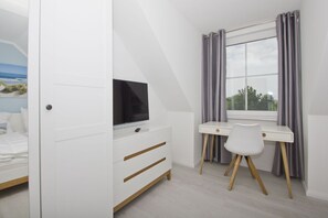 Unclassified image, 2 of 19, button