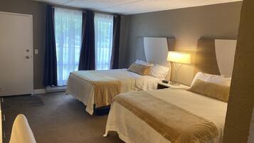 Deluxe Double Room | Desk, laptop workspace, blackout curtains, iron/ironing board