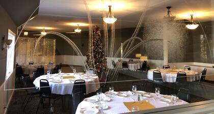 The Lakes Country Club