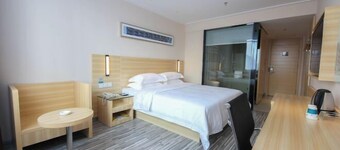 City Comfort Inn Hotel (Liuzhou Wuxing Pedestrian Street Yintai City)