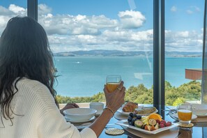 In-room dining - Omana (Waiheke Island)