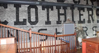 Penthouse Apartment 4-Story Walk up