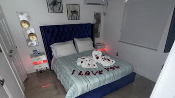 1 habitación, escritorio, wifi gratis y ropa de cama