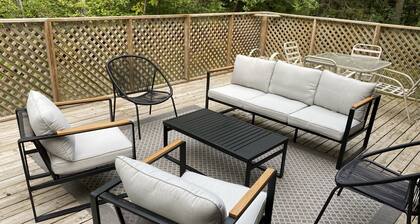 3 bedroom cabin minutes from beach & on TC trail!