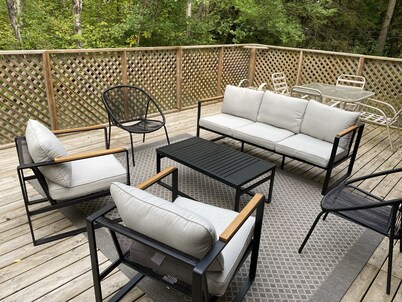 3 bedroom cabin minutes from beach & on TC trail!