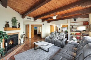 Smart-tv en een open haard