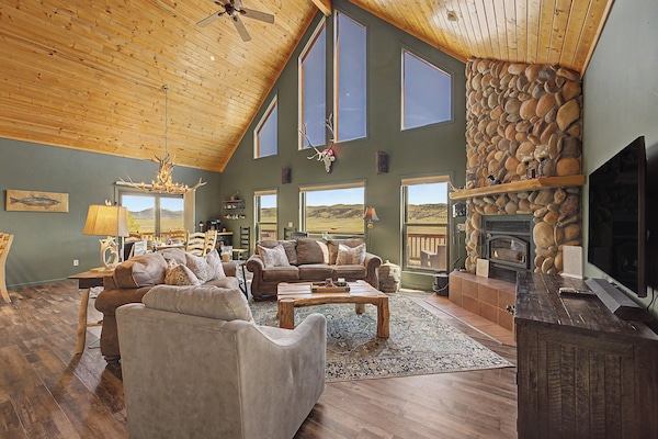 Enjoy floor to ceiling views!