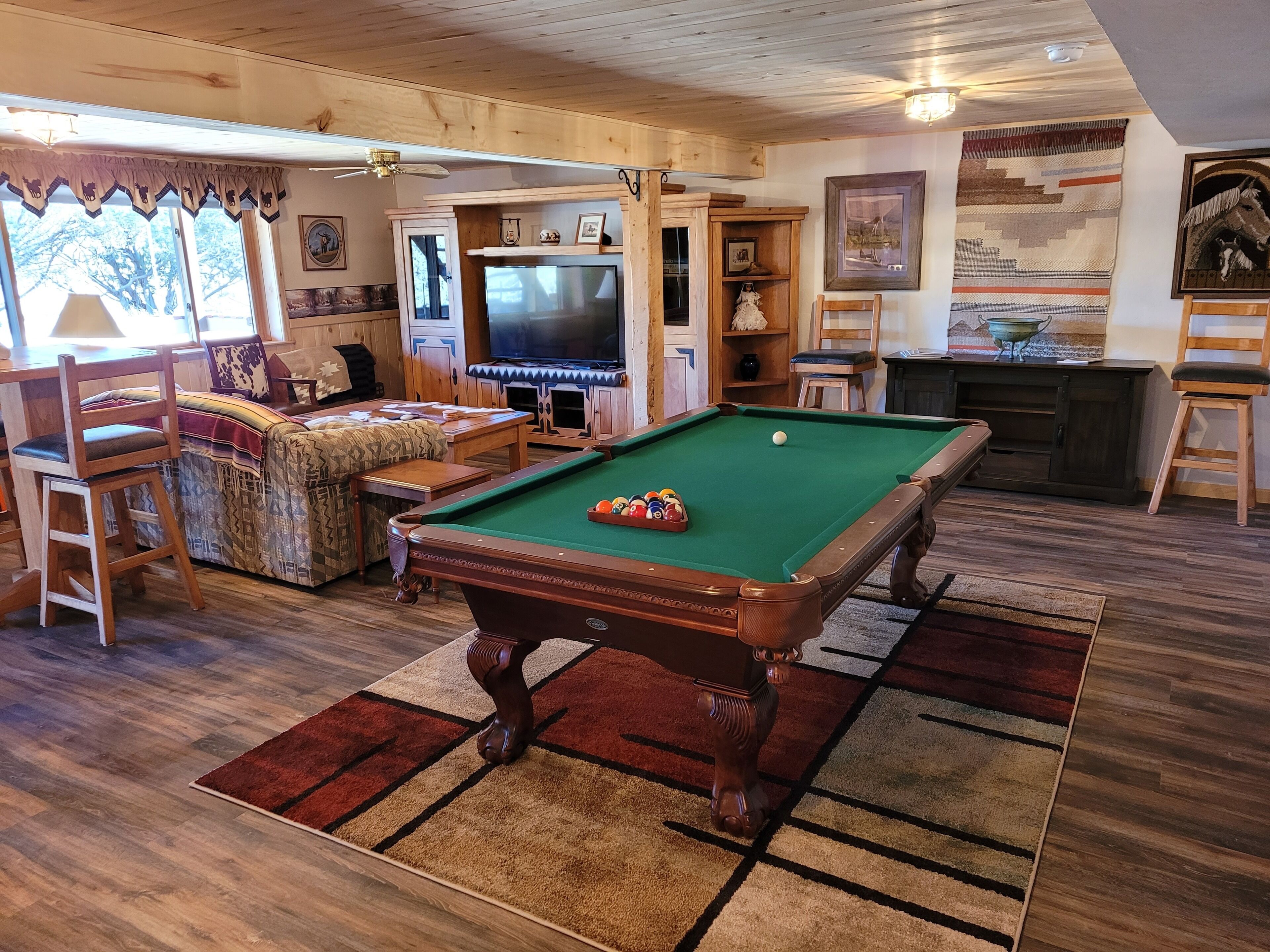 Beautiful Rocky Mountain Apartment