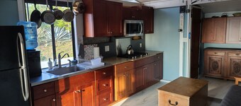 Off grid Cottage on a small farm, fabulous ocean views. 