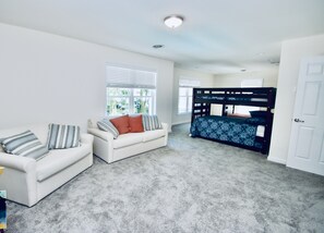 4 bedrooms, iron/ironing board, free WiFi, bed sheets