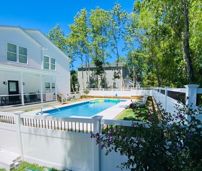 Family Villa w/ Private Pool, Trolley Ride to Beach/Attractions