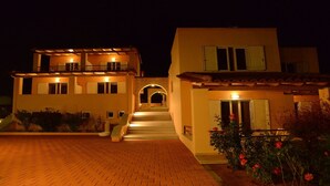 Exterior - Two Bedroom Apartment for 4 Guests (Nafplio)