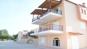 Exterior - Two Bedroom Apartment for 4 Guests (Nafplio)
